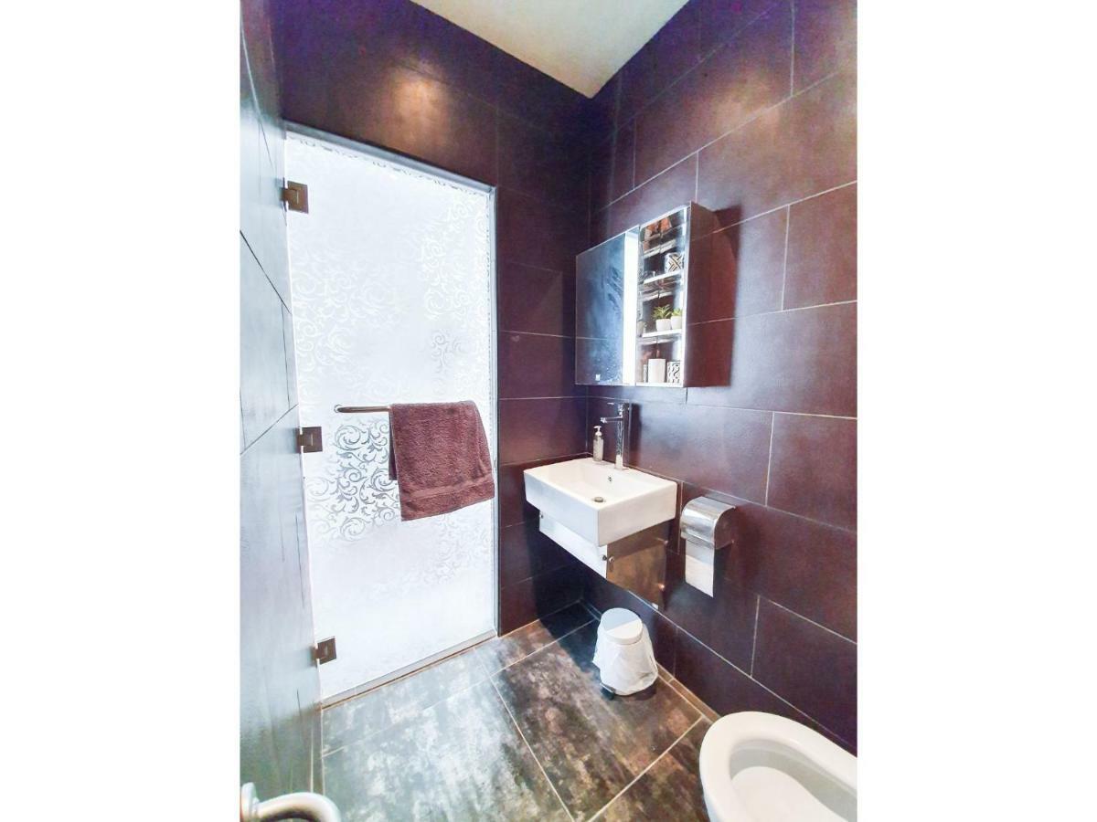 Pass The Keys West End Apartment Near Tottenham Court Road London Bagian luar foto