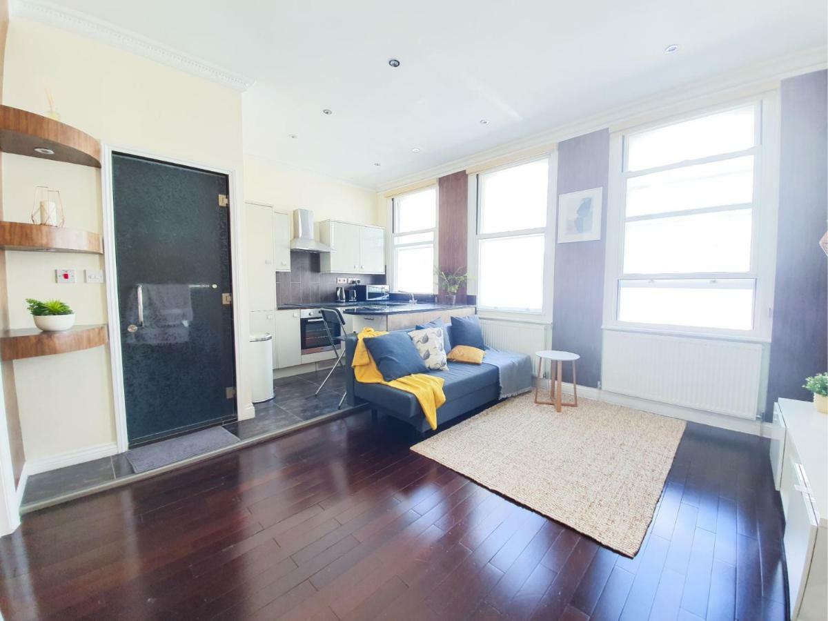 Pass The Keys West End Apartment Near Tottenham Court Road London Bagian luar foto