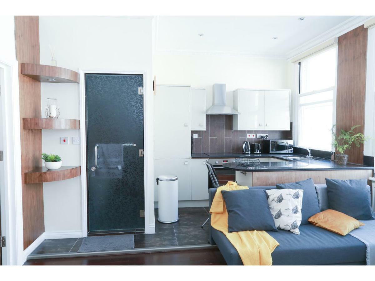 Pass The Keys West End Apartment Near Tottenham Court Road London Bagian luar foto
